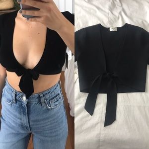 Aritzia tie-front crop top, black